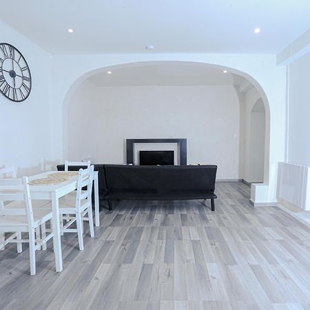 Elegant Appartement Bord De Seine 蒙特罗福约讷 外观 照片
